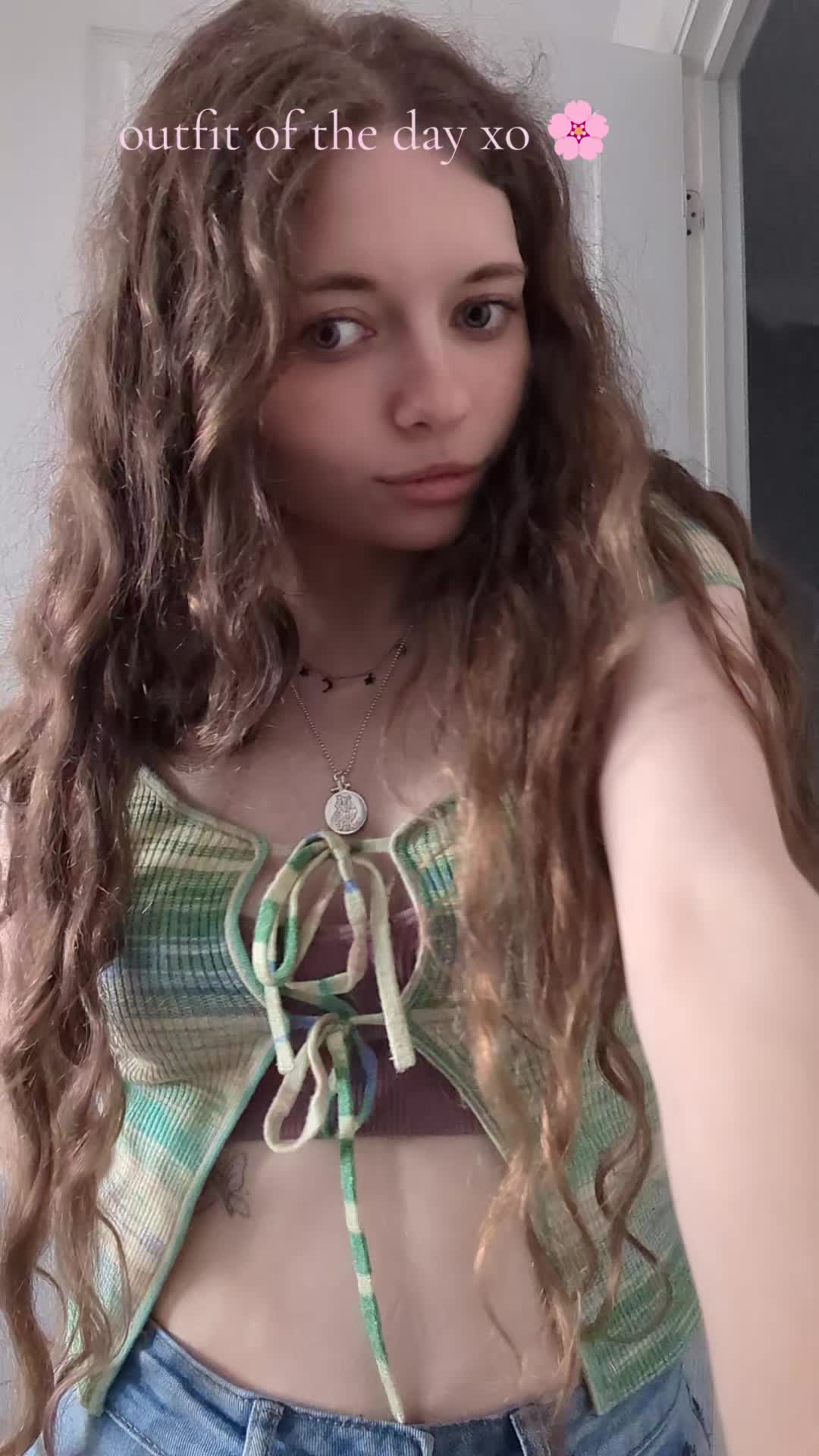 @everythingsRozy