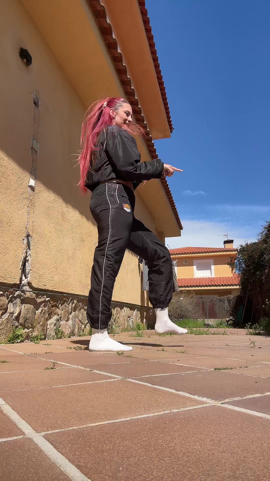 @𝔰𝔞𝔯𝔞🦋