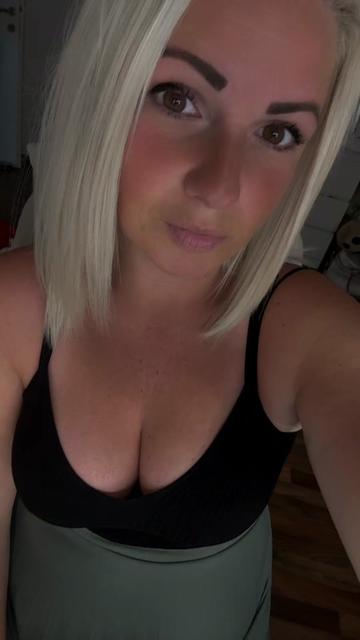 @♡𝙱𝚕𝚘𝚗𝚍𝚒𝑒♡