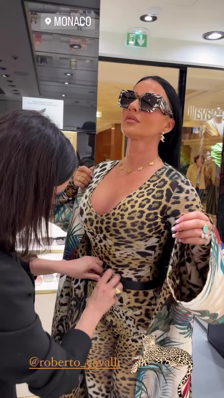 @𝕼𝖚𝖊𝖊𝖓 𝖔𝖋 𝕯𝖚𝖇𝖆𝖎🇦🇪