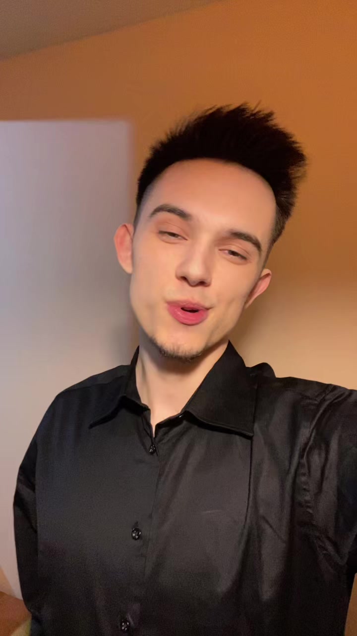@𝖵𝗅𝖺𝖽𝗂𝗌𝗅𝖺𝗏