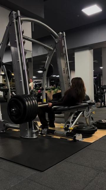 @ilovemuscularmen12