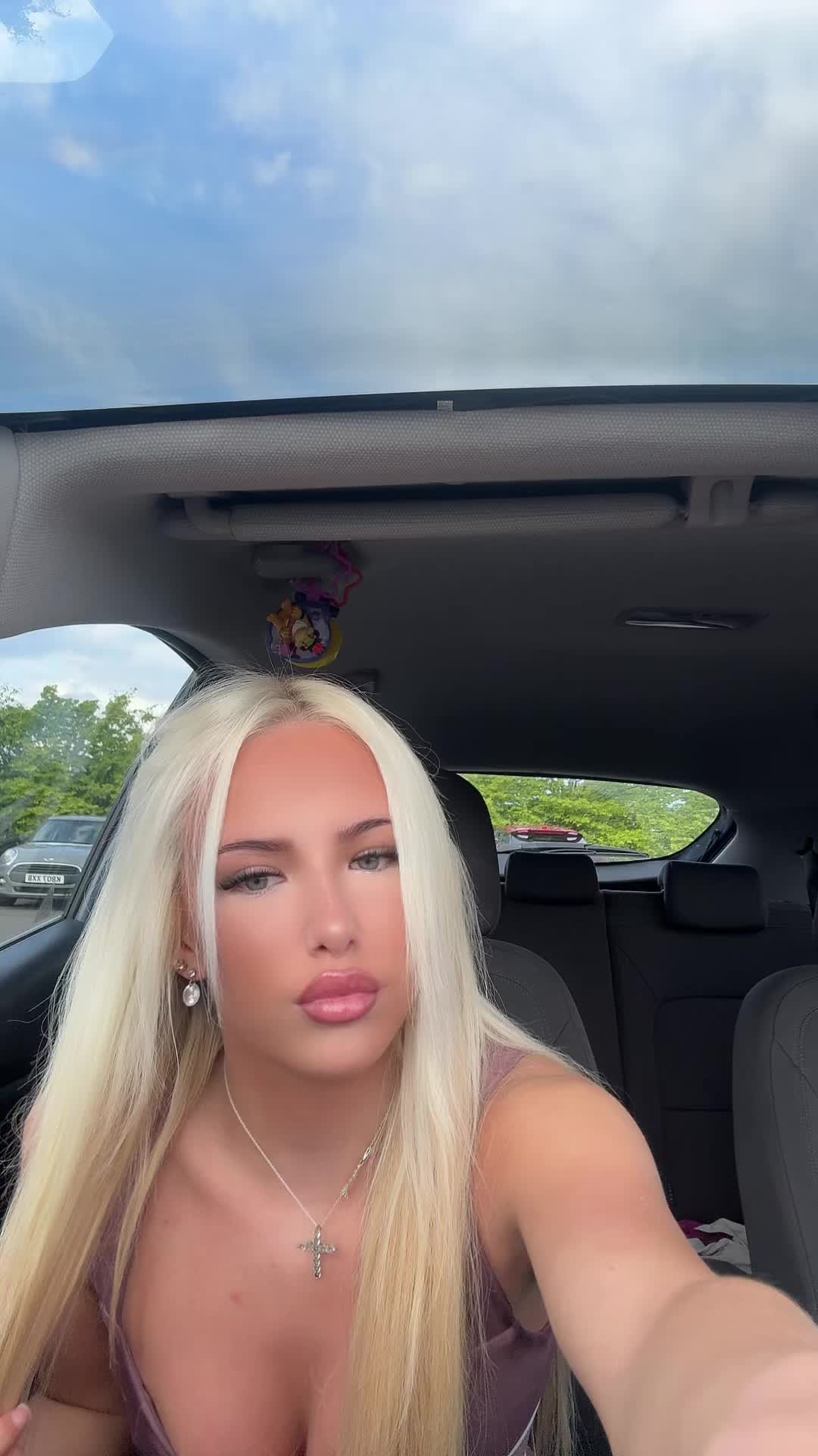 @Chlobo