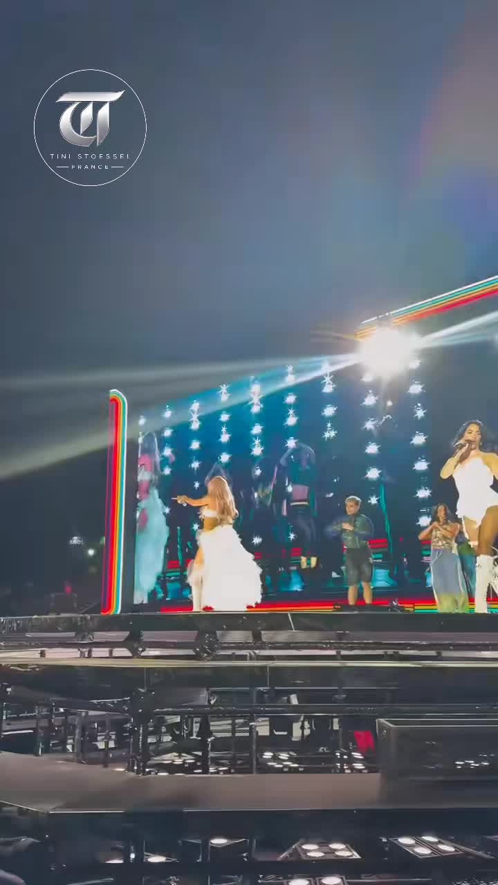 @Tini Stoessel France 🇫🇷
