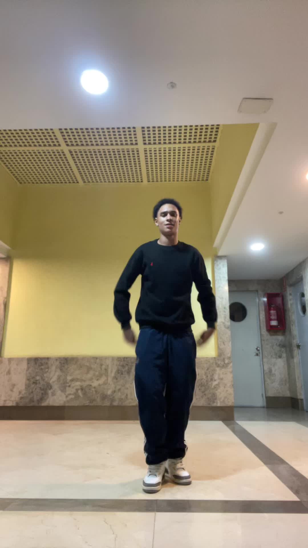 @𝐴𝑖𝑡𝑎𝑛𝑎