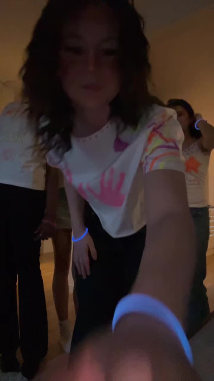 @Bella