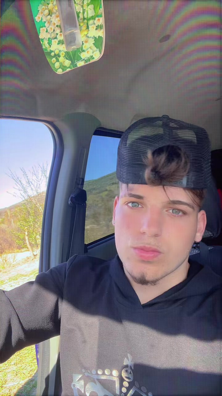 @lauricaa🦅