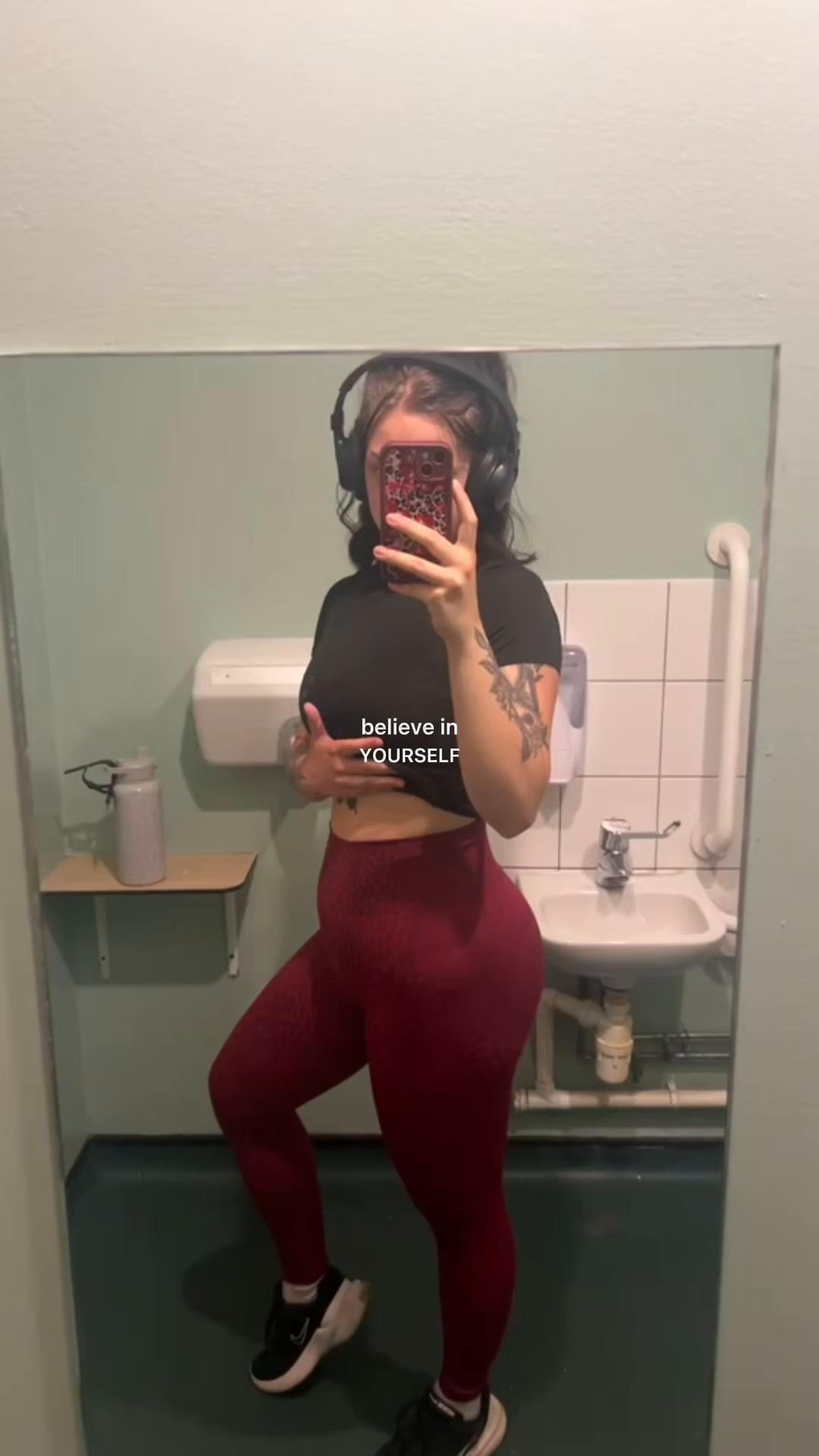 @Holly⛓️🖤