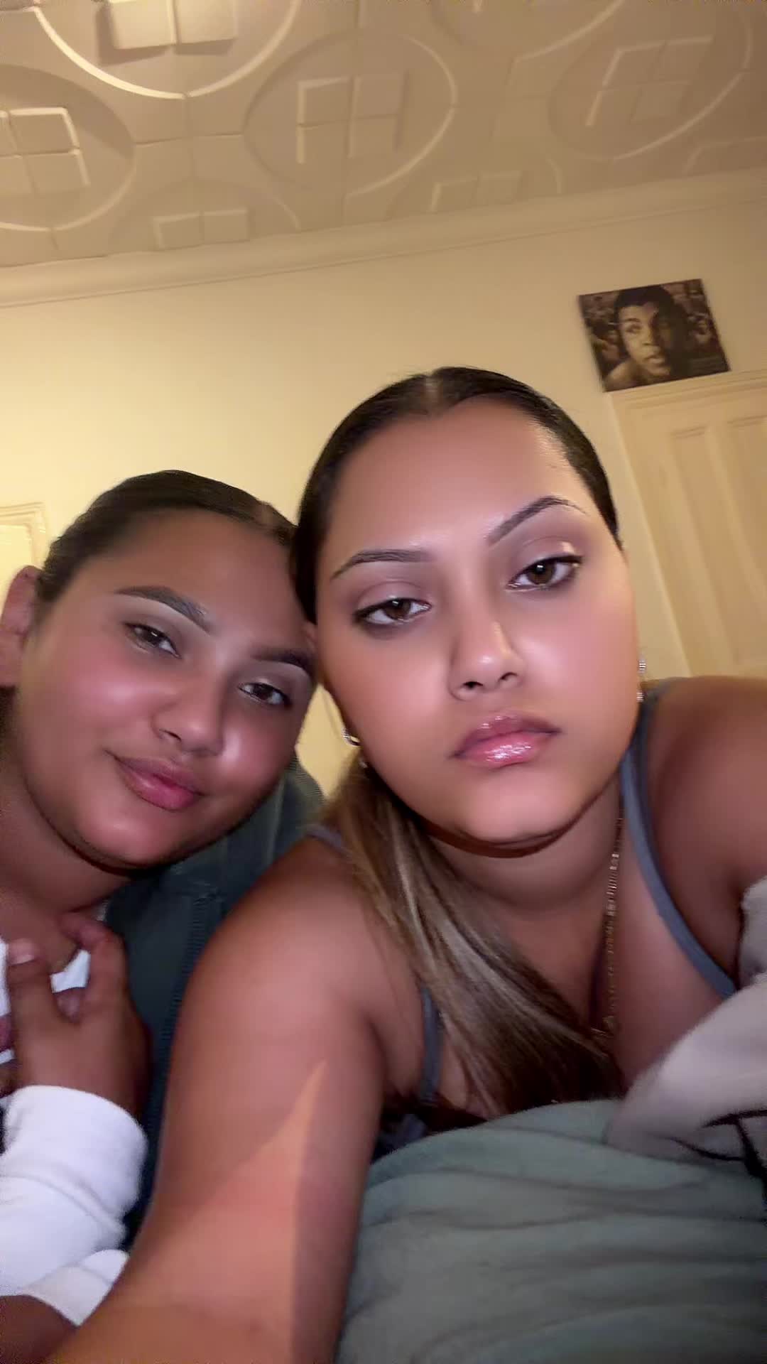 @Niki_03