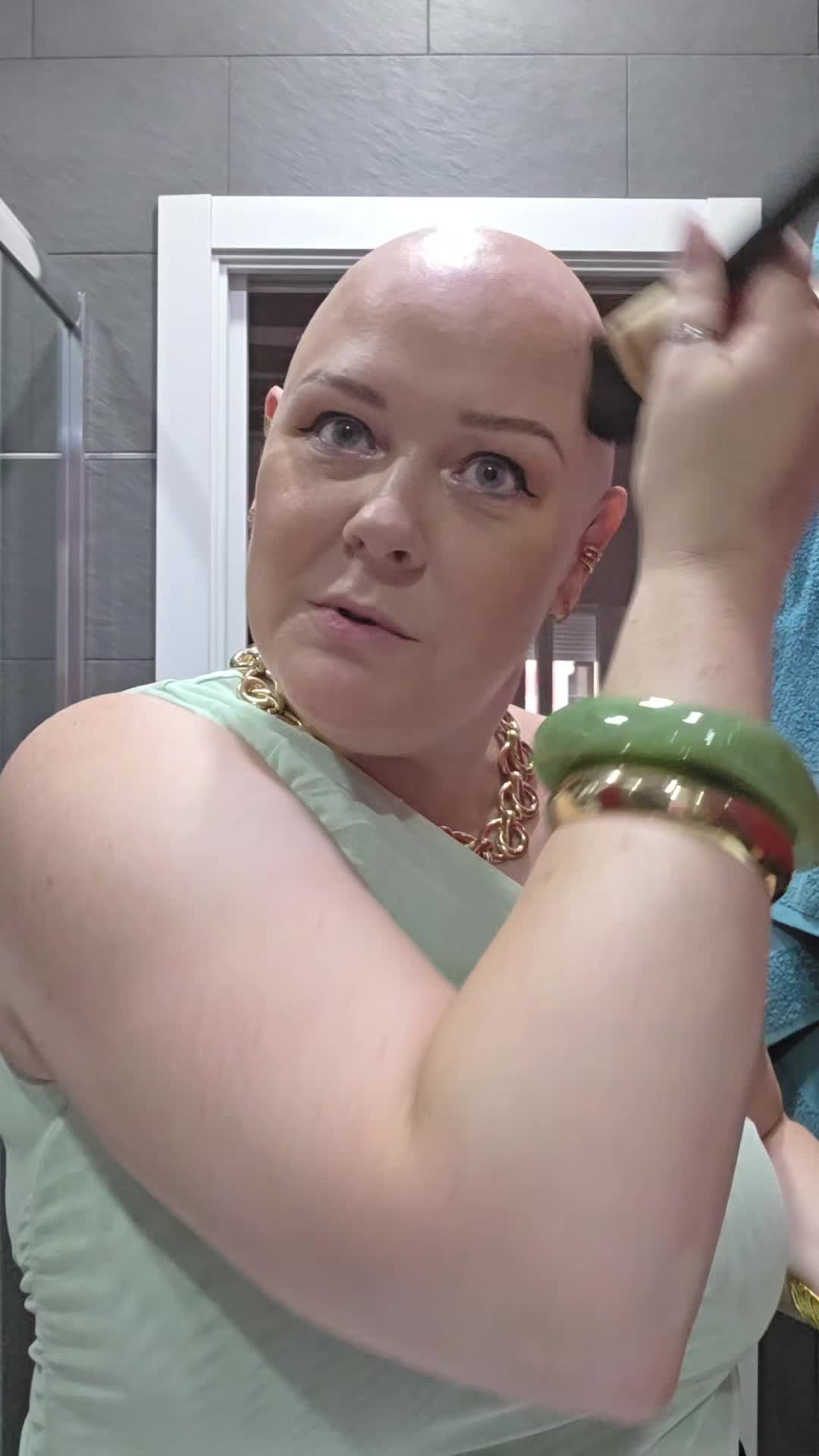 @Robyn