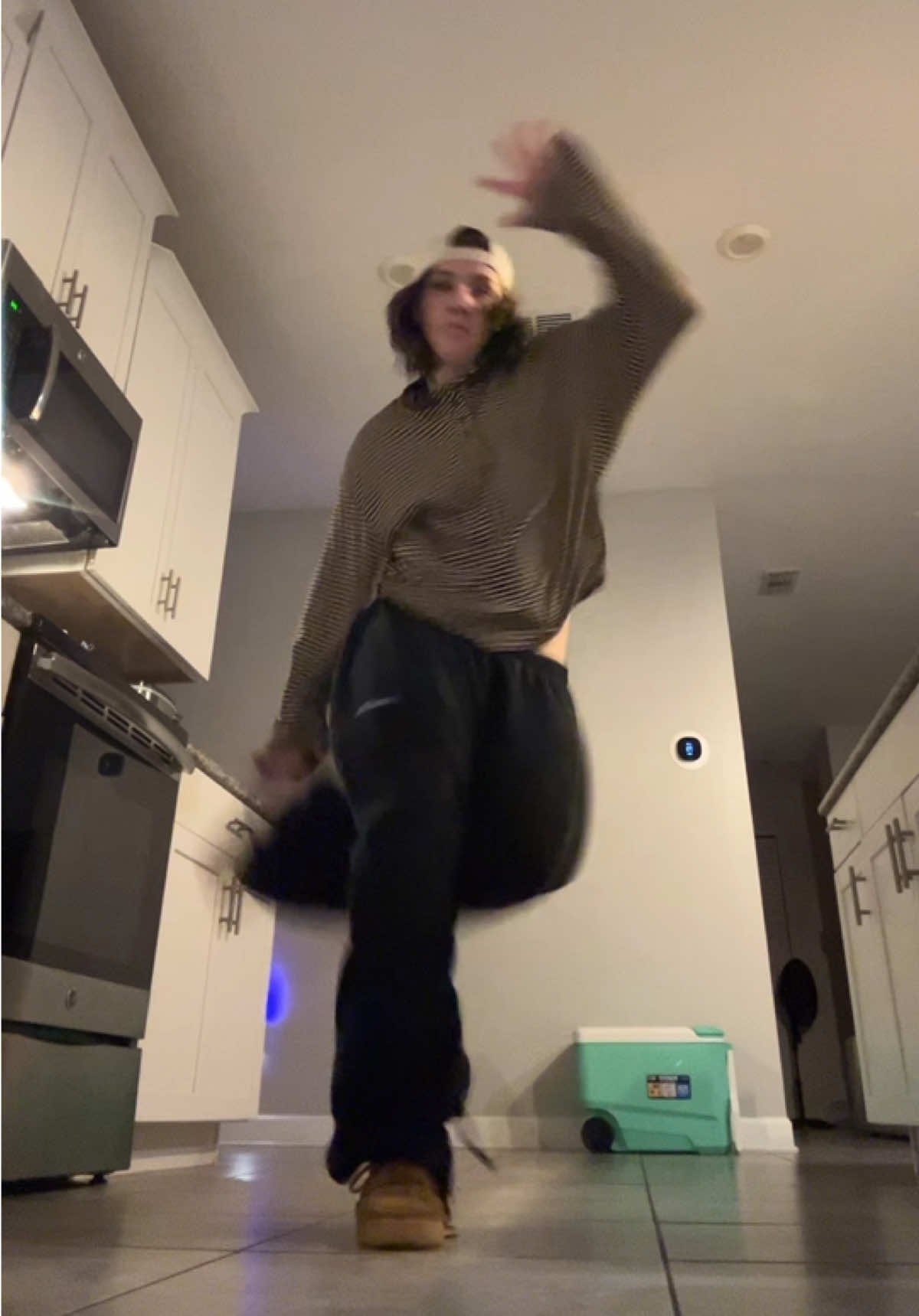 @ayyvahh_