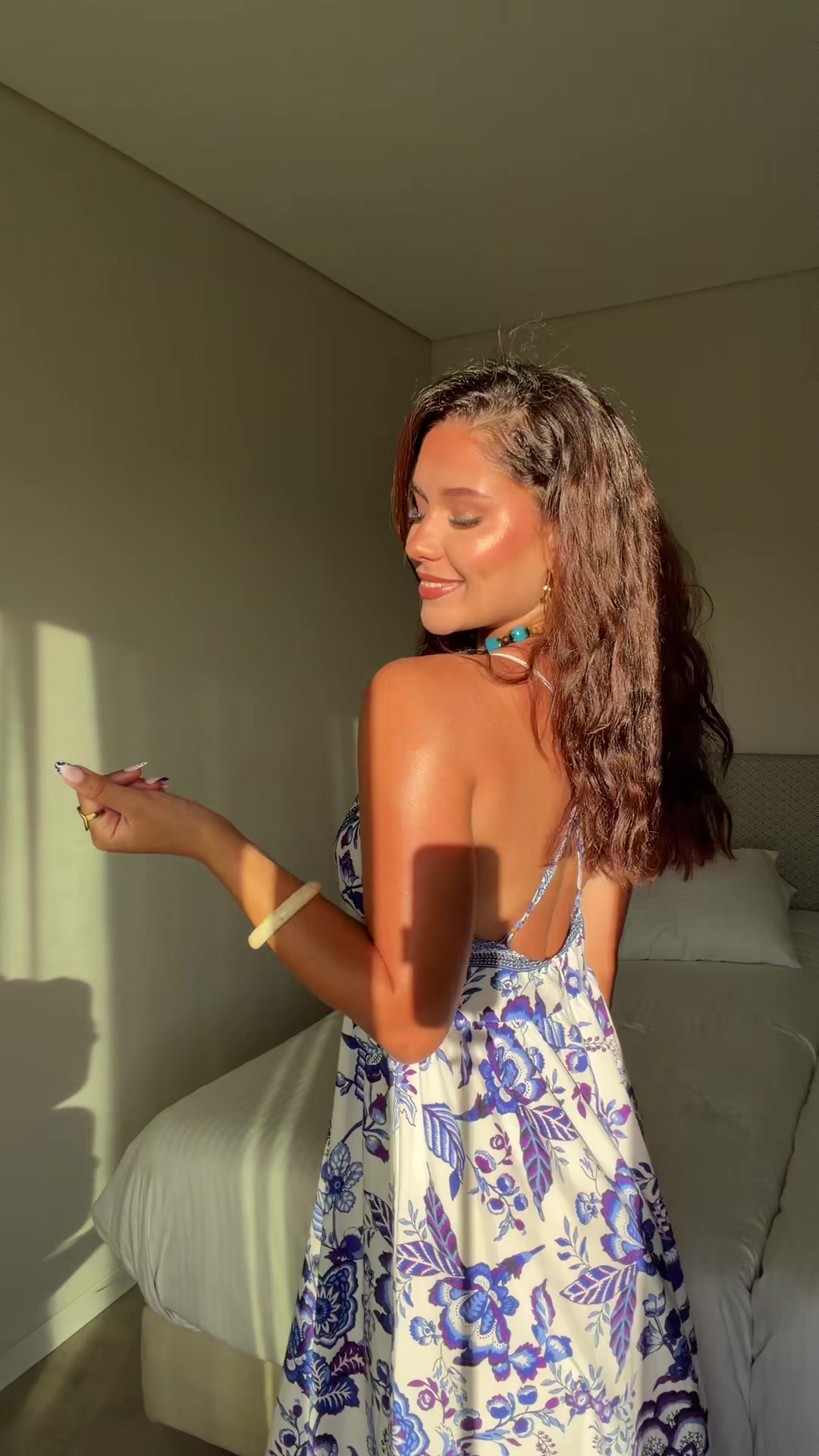 @YNÈS