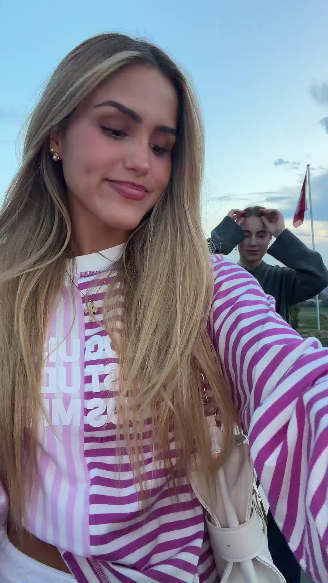 @Alegria