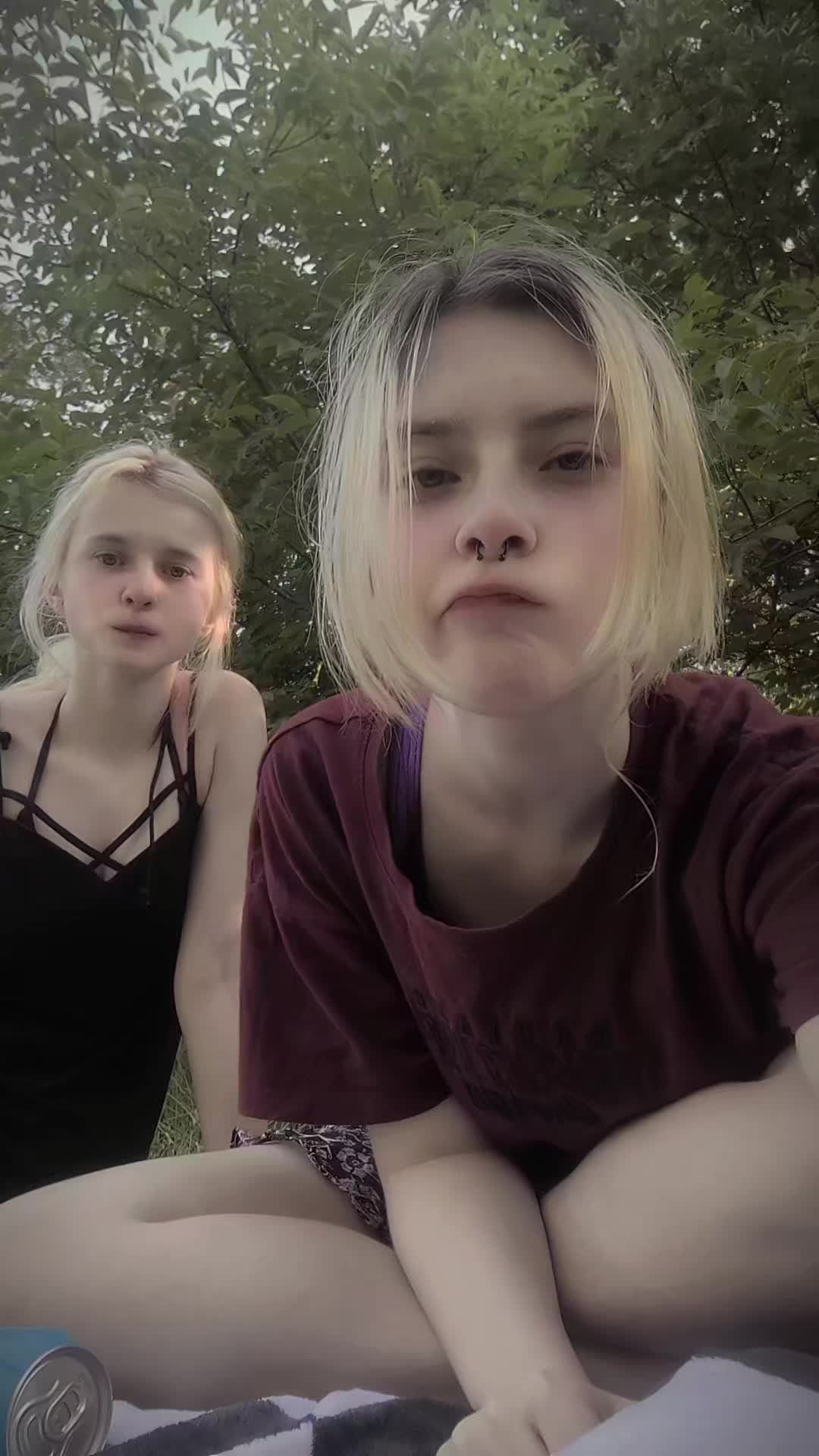 @(^^)