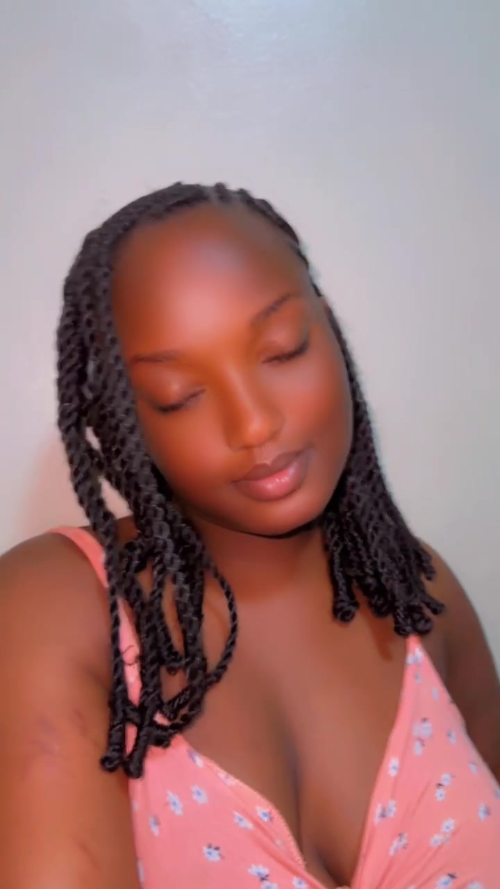 @Karungi🖤