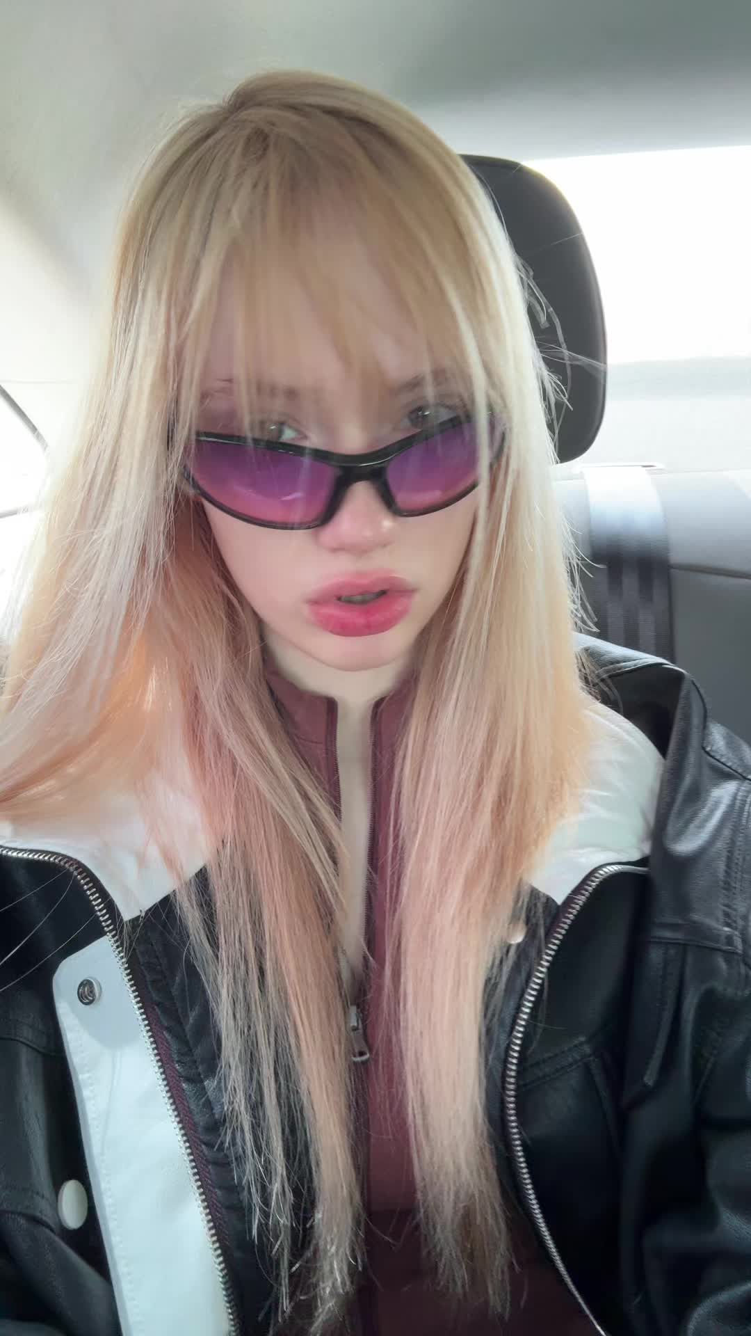 @MarisaLeona_
