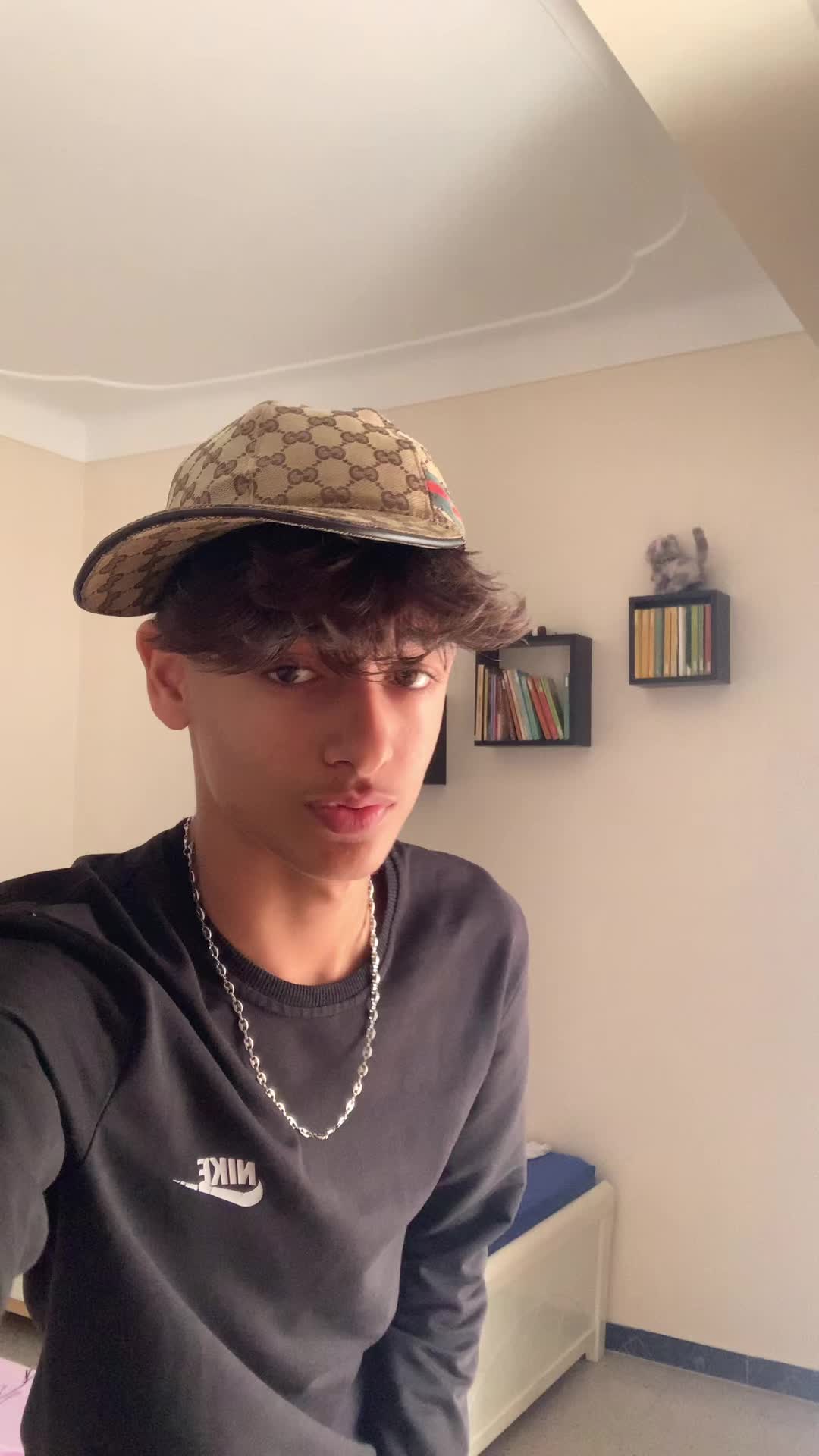 @🤠