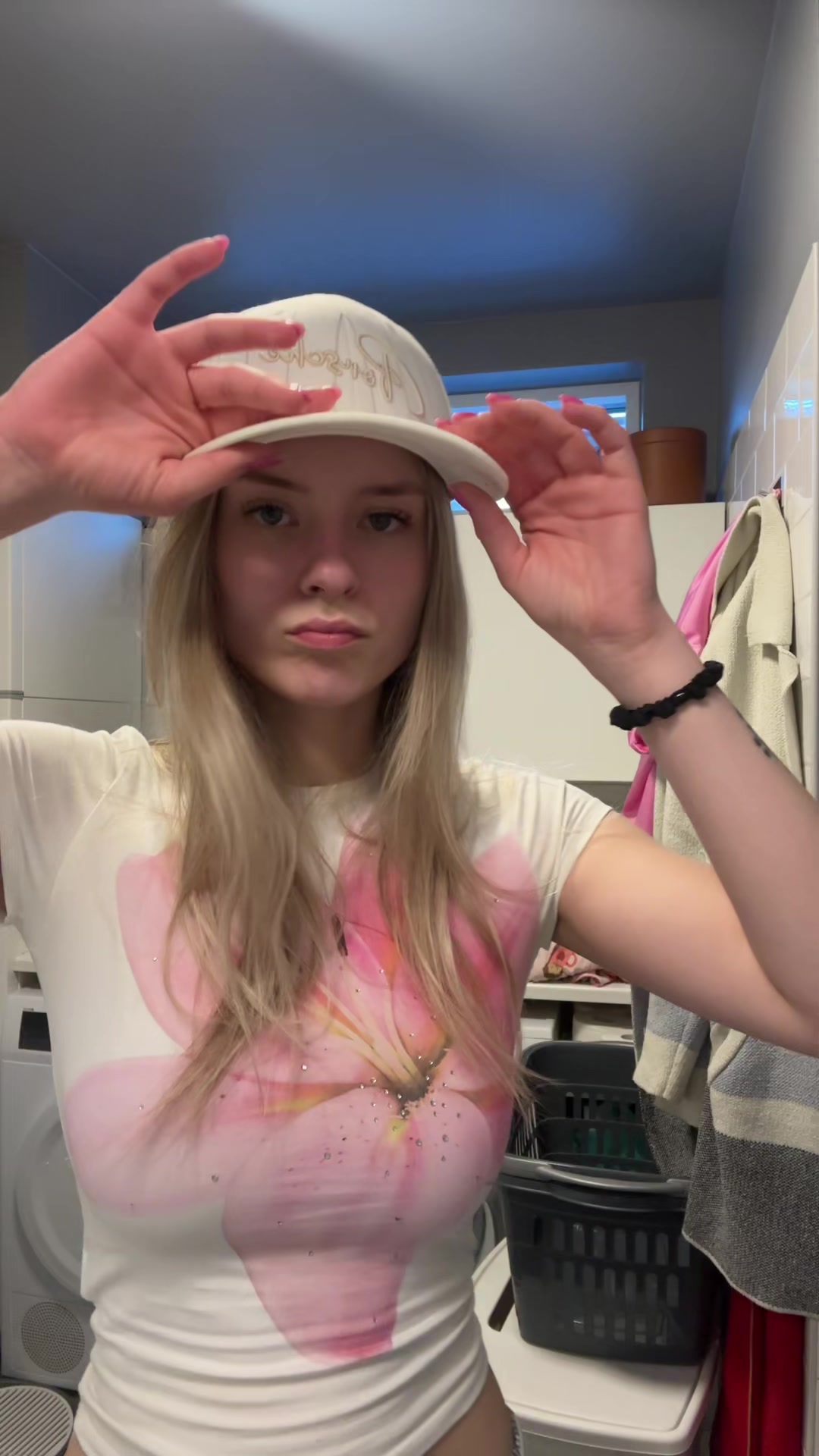 @Eva