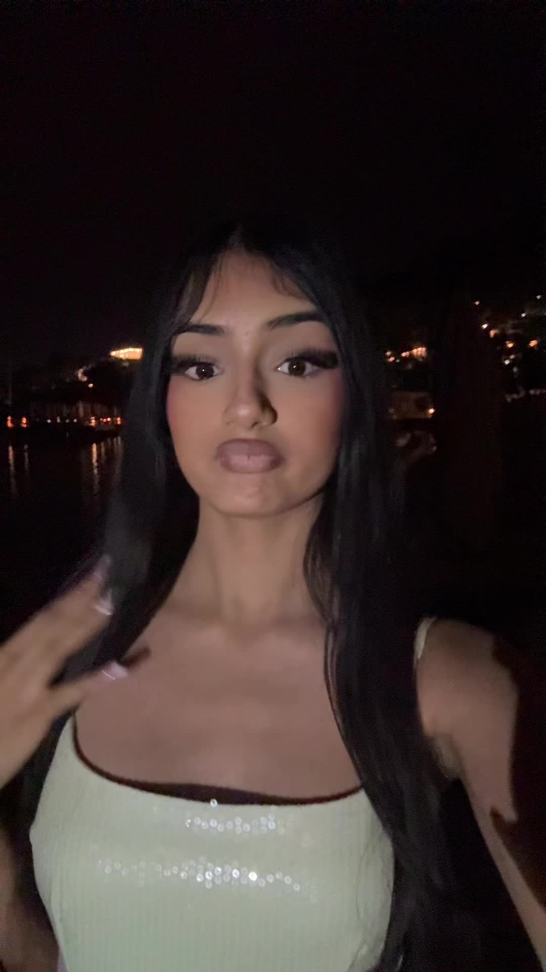 @𝐝.