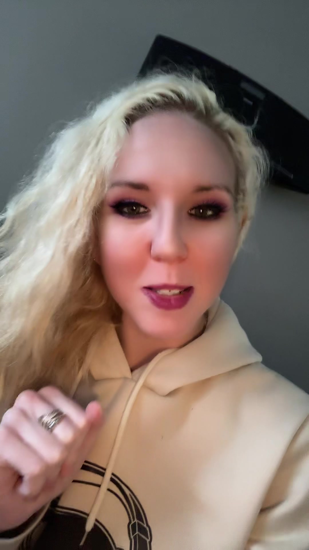 @Maëva Hrst