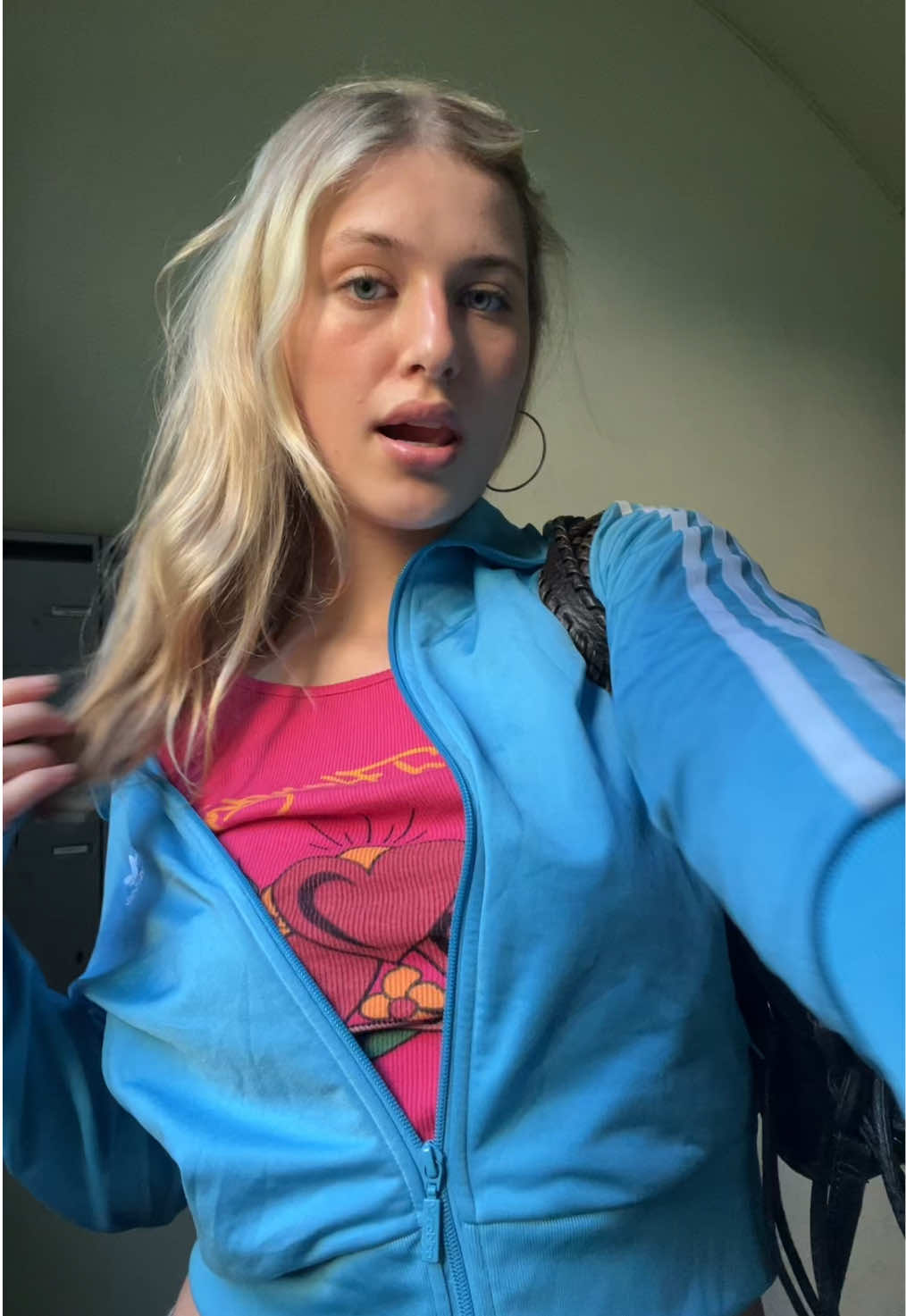 @zoeyjoline_