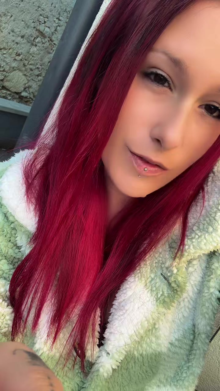 @Julia🦋🖤