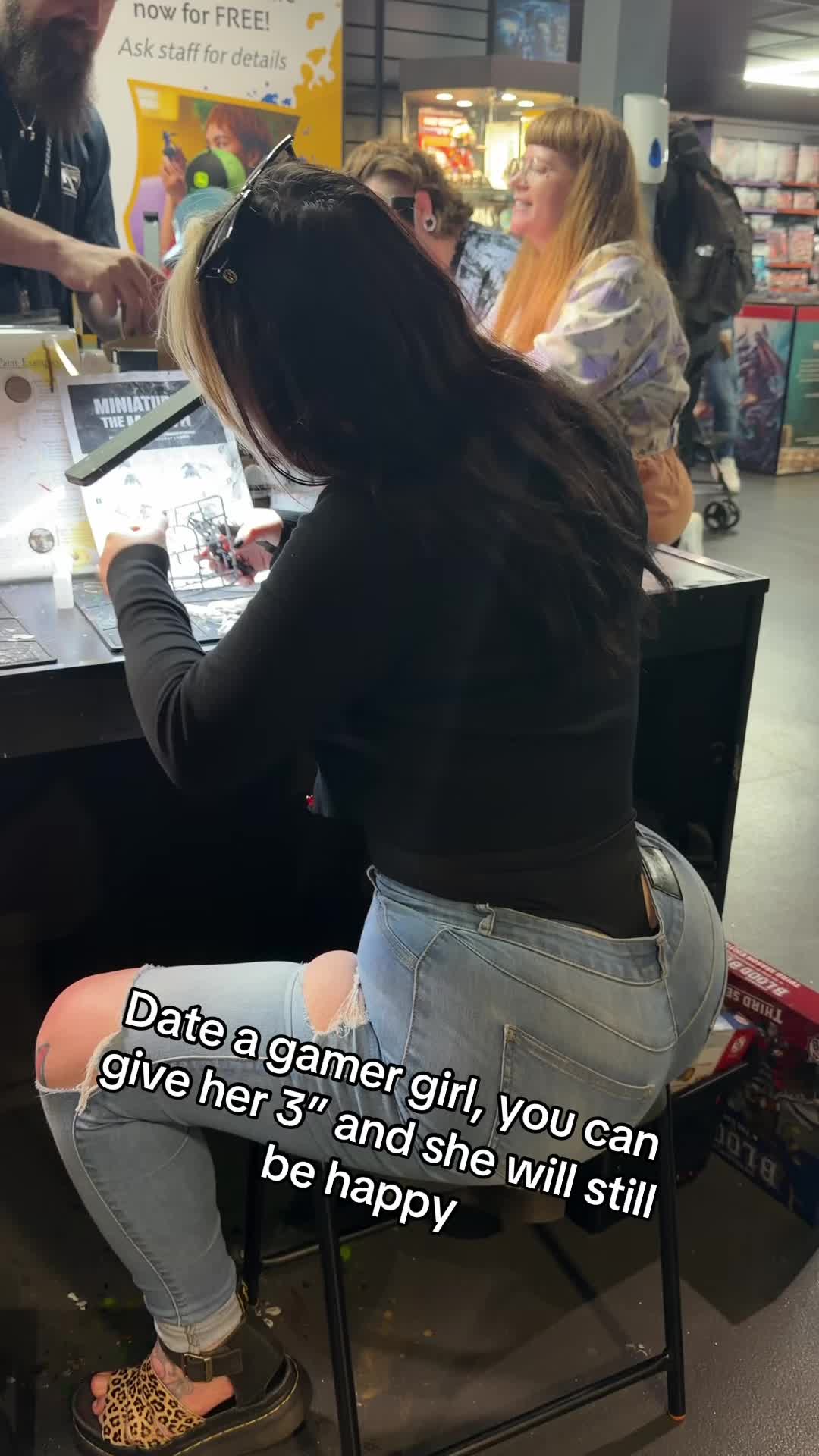 @Mamaplugs 👻