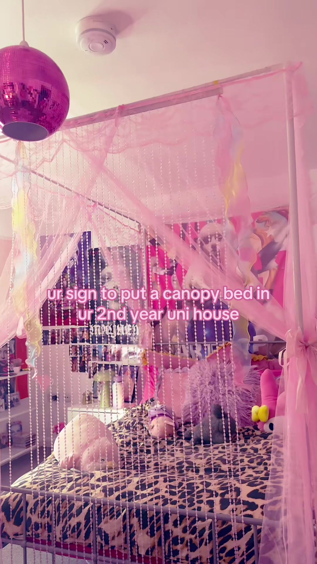 @𝜗𝜚 ࣪˖ phoebe ˖ ִ𐙚