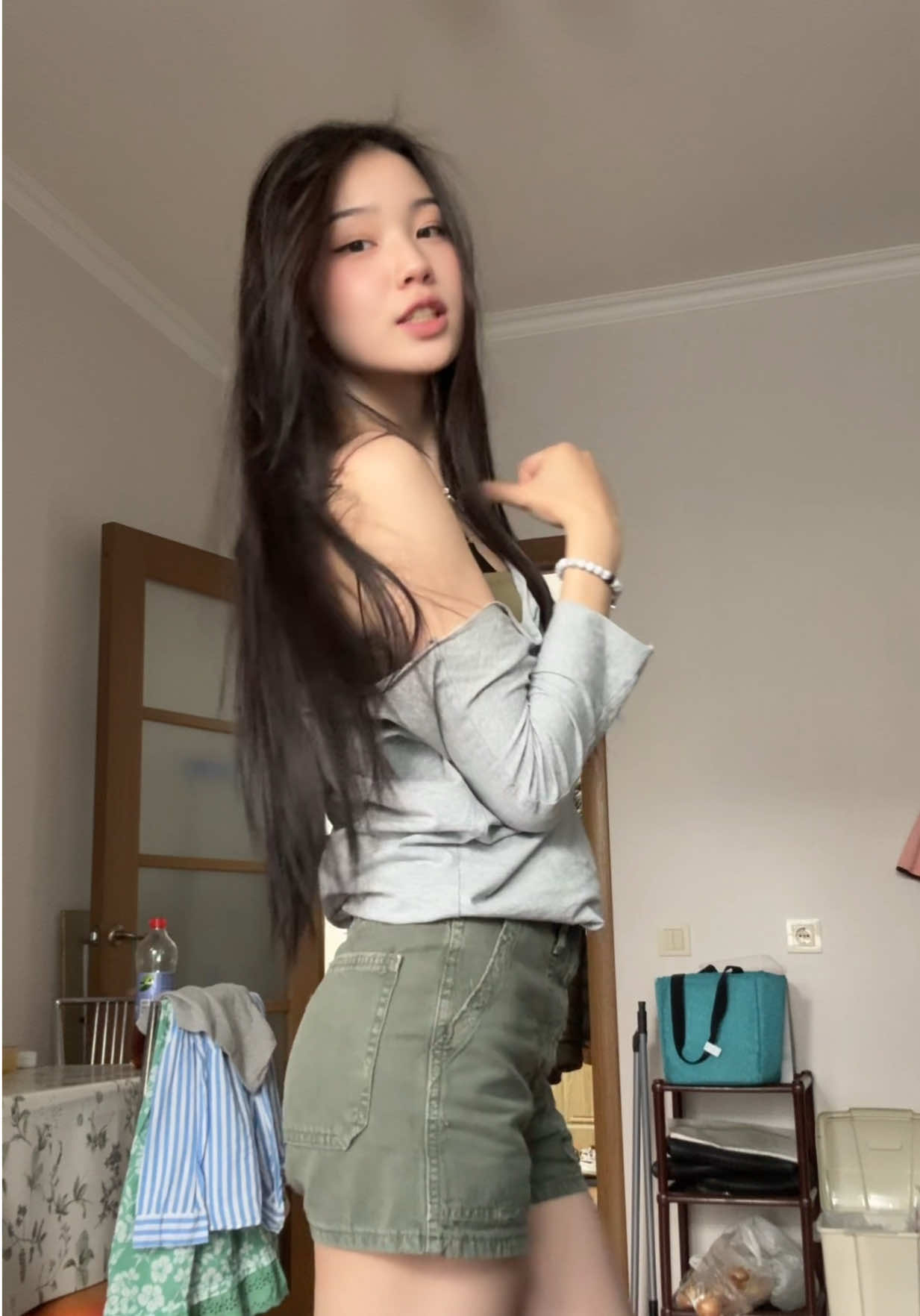@2,184.8<33