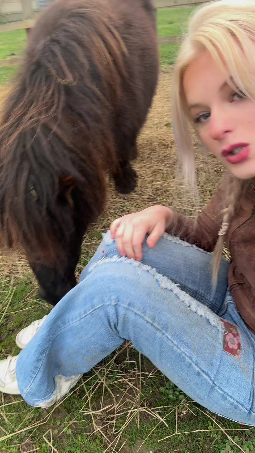 @sophie_wallis_