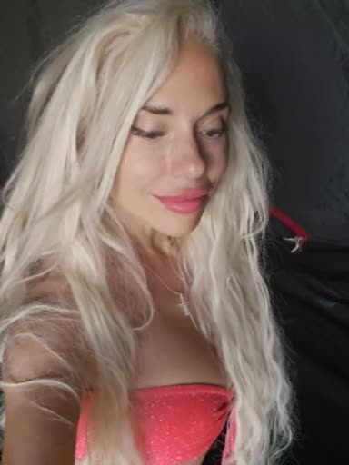 @BlondiFox