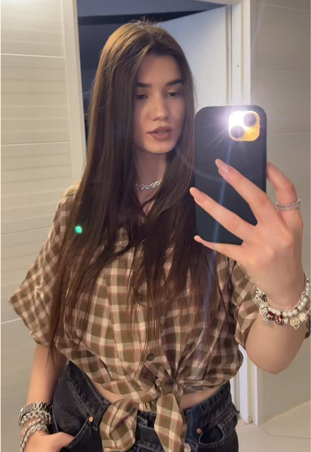 @daniela