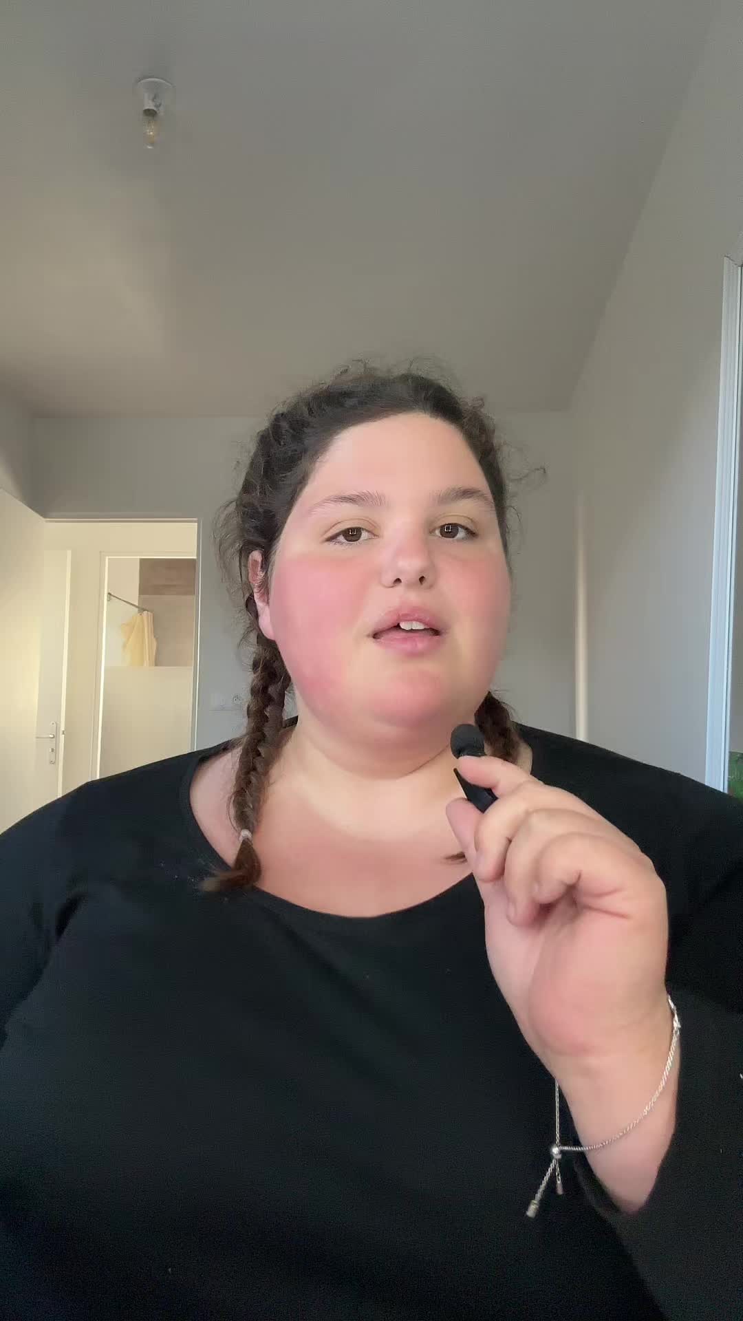@curvyyitsme