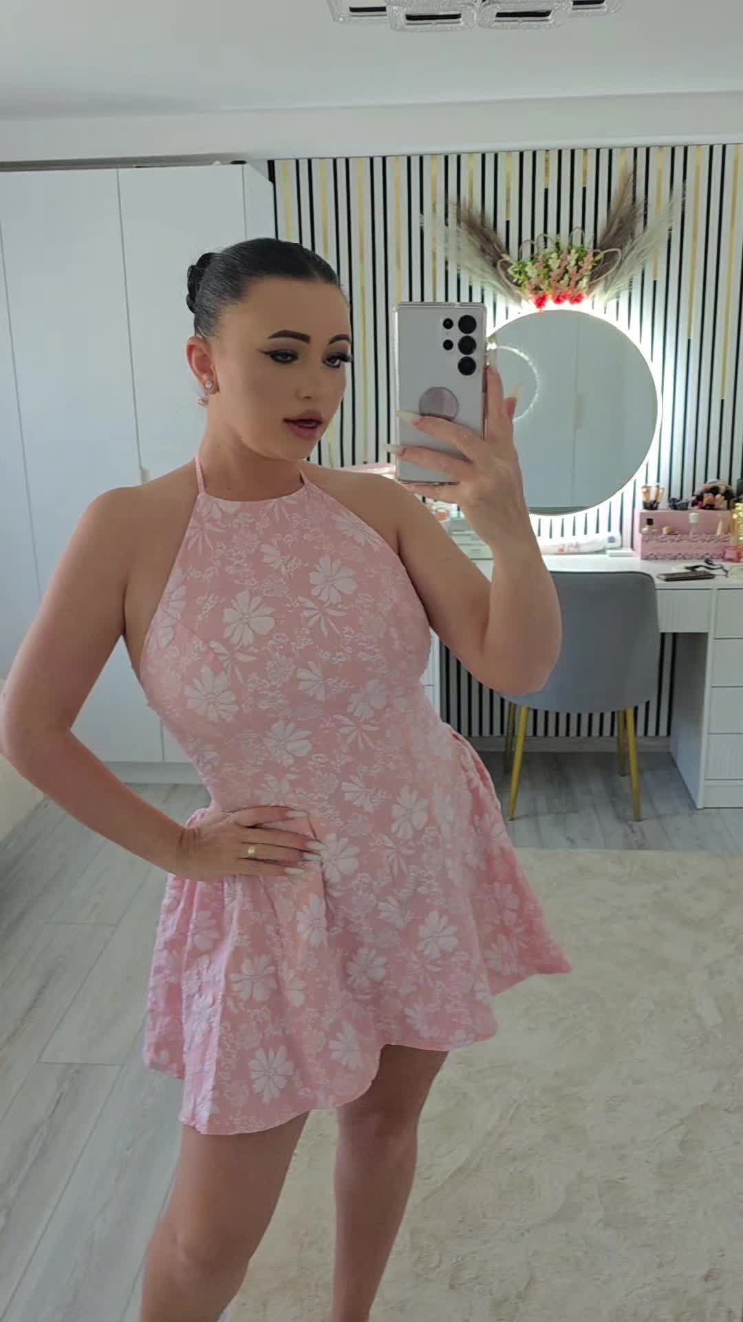 @Adina93