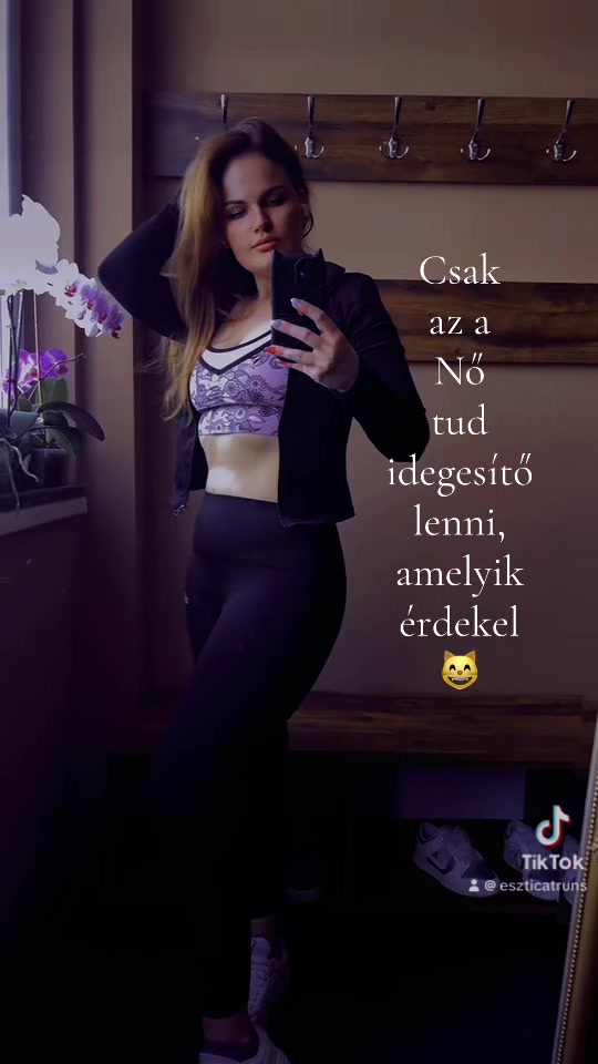 @EsztiCat🩷