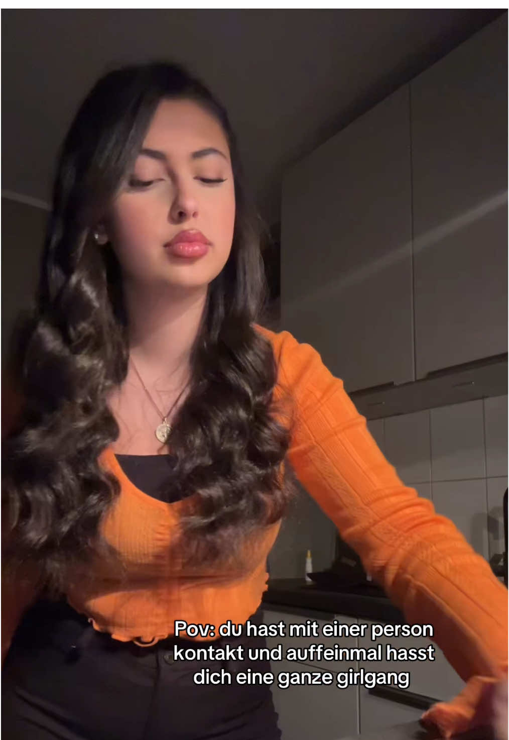 @⃟