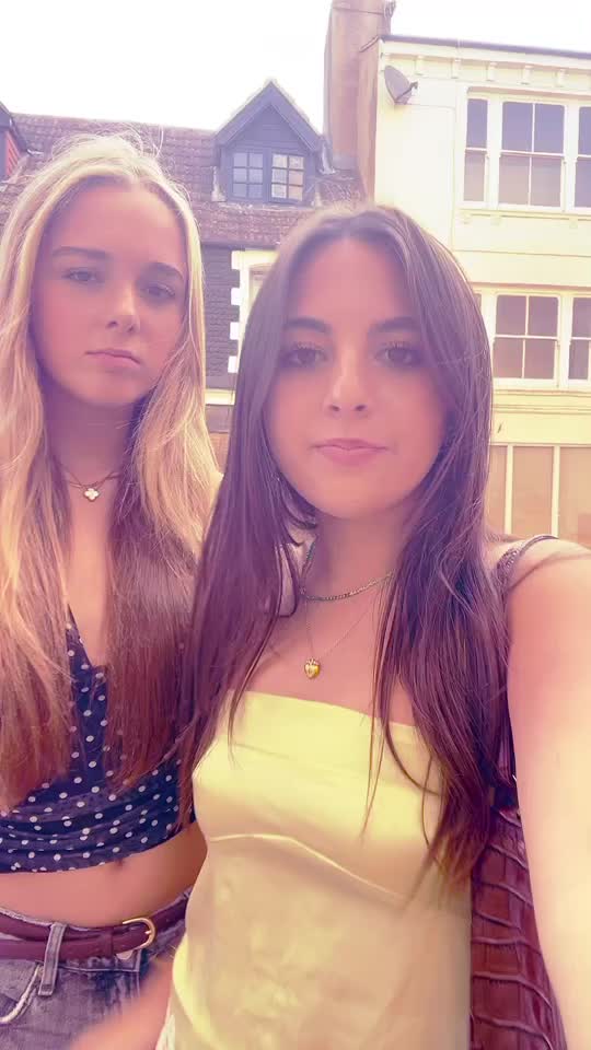 @ells 🍒