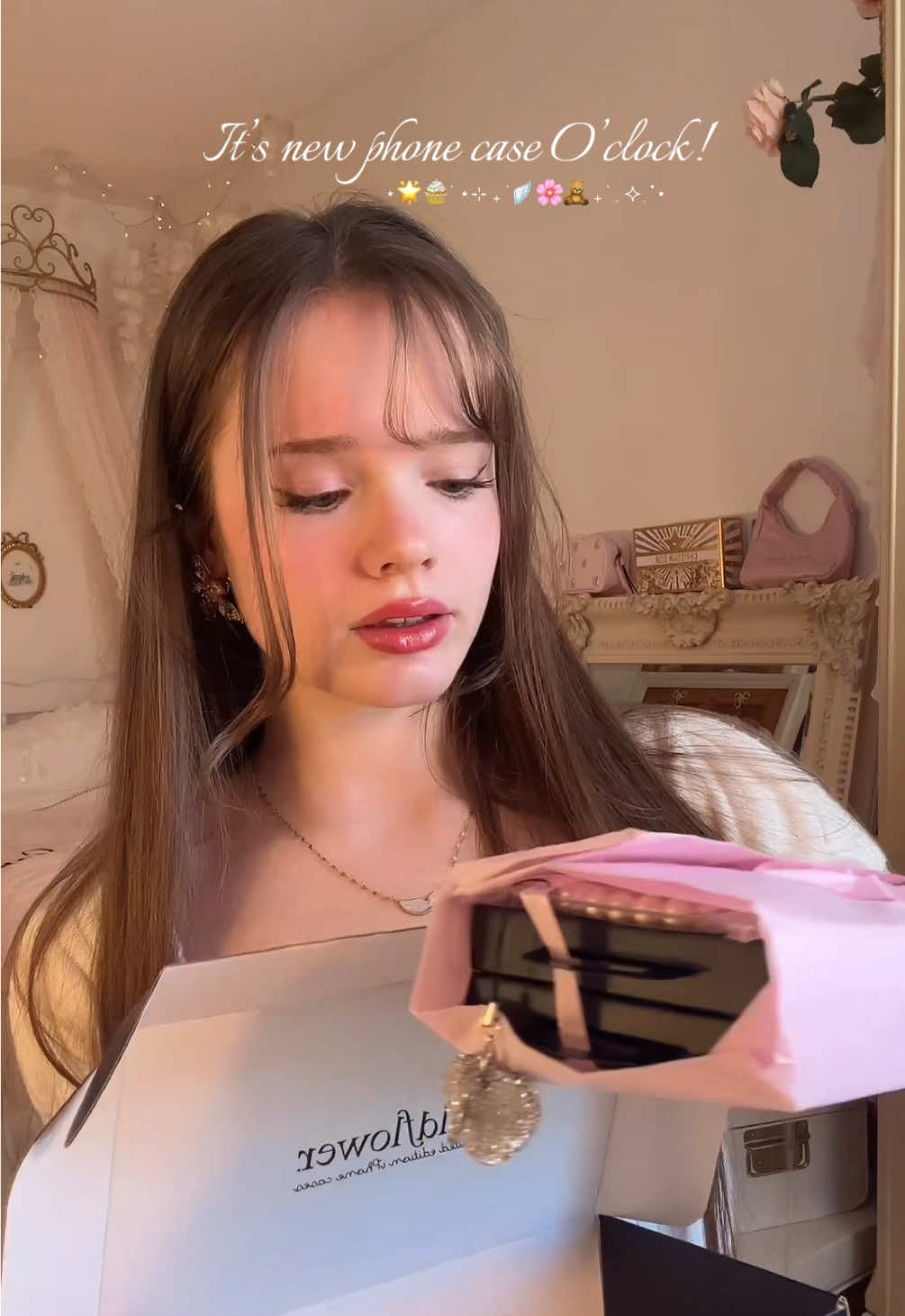 @𝒫𝑒𝓃𝑒𝓁𝑜𝓅𝑒 ୨୧