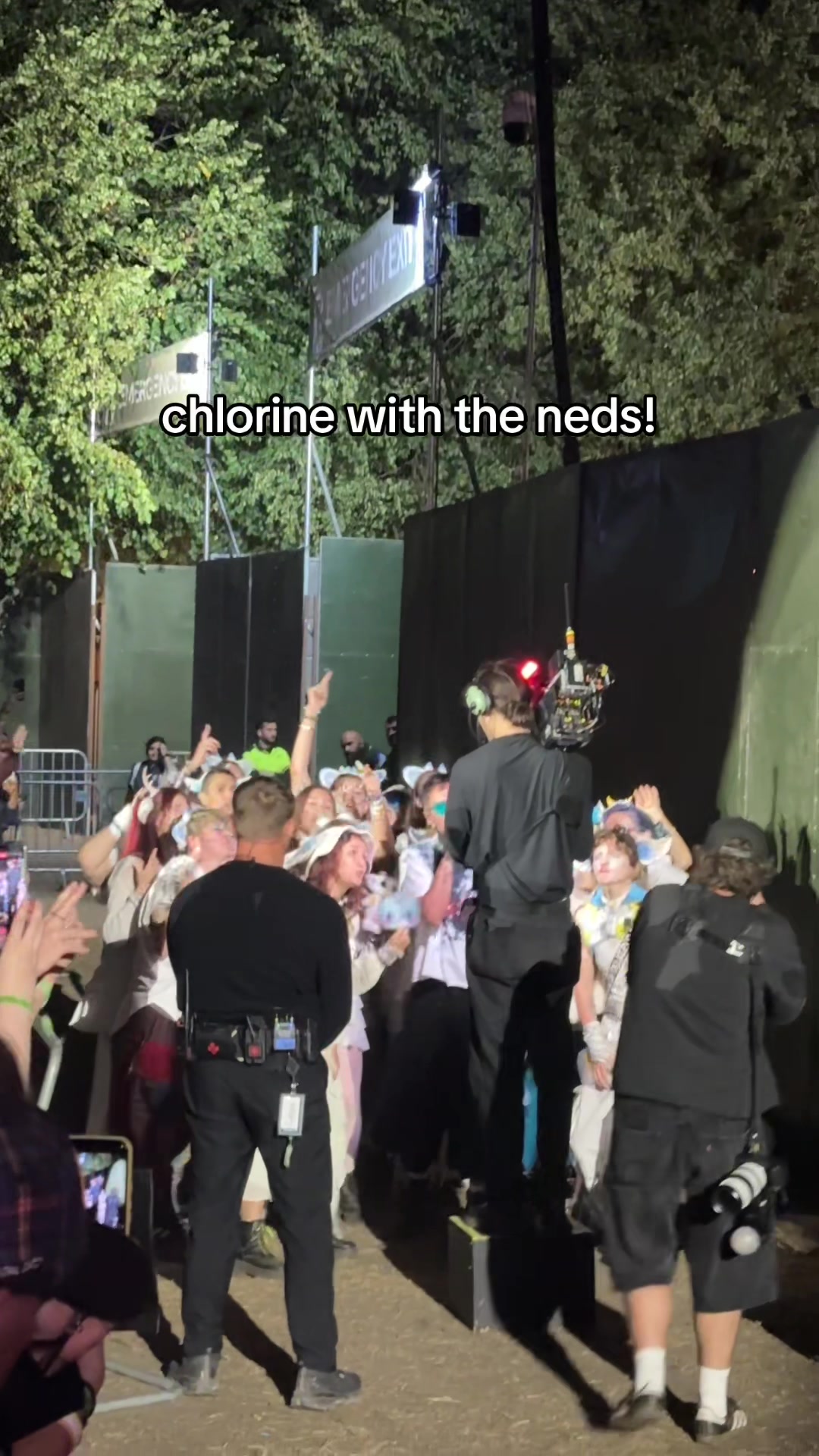 @mia |-/