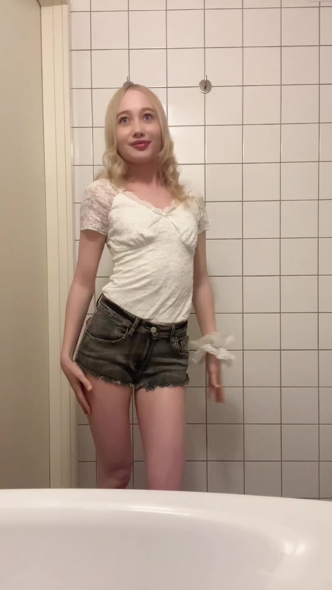@thecutemirrorgirl