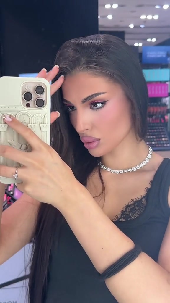 @Raya Petrova | Makeup Artist
