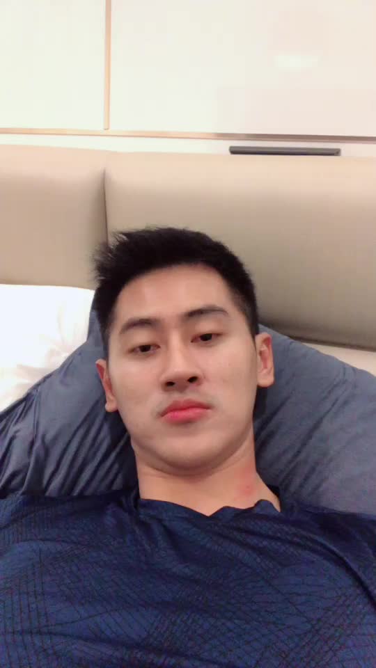 @ArLhong