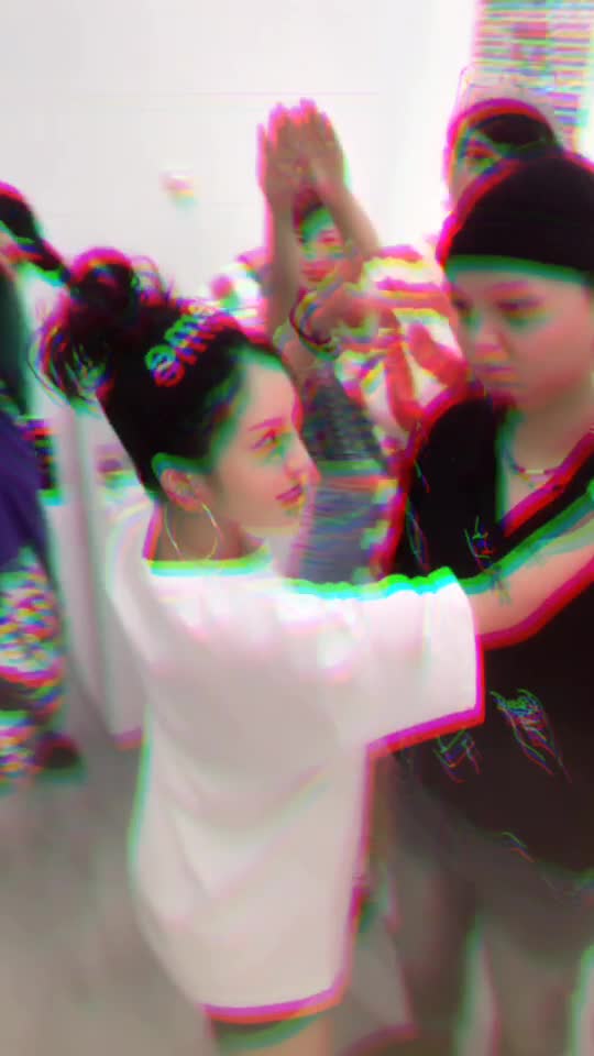 @娜娜-梁云菲