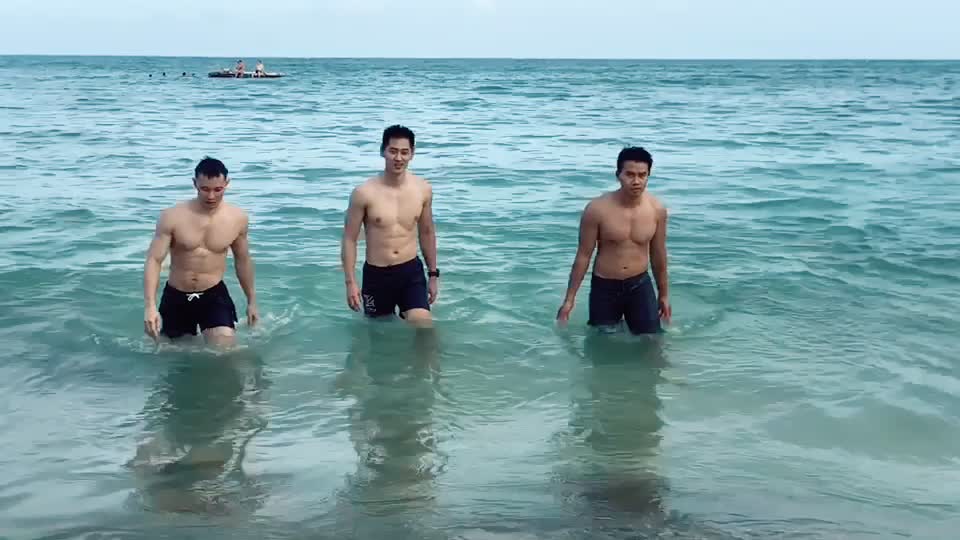 @ArLhong