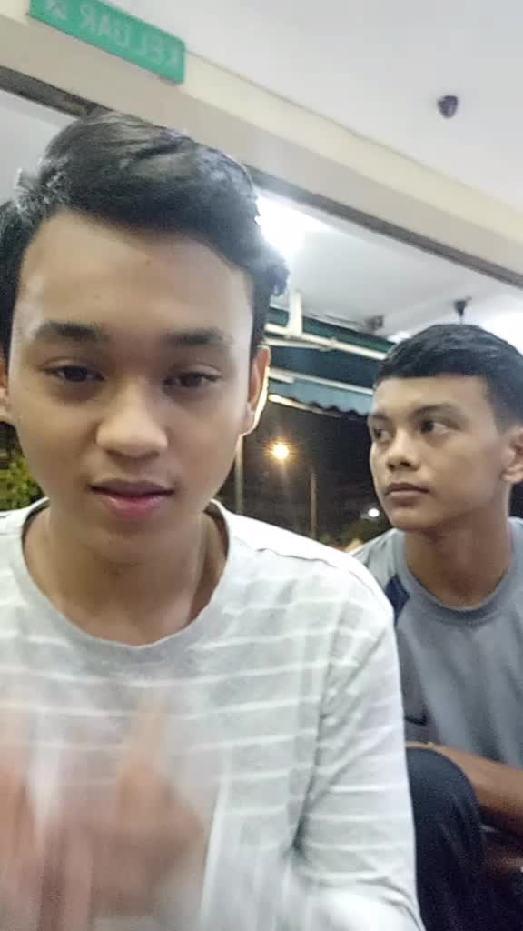 @Qils