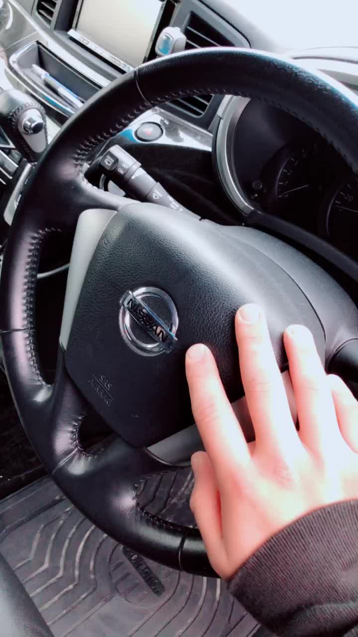 @(｡-_-｡)