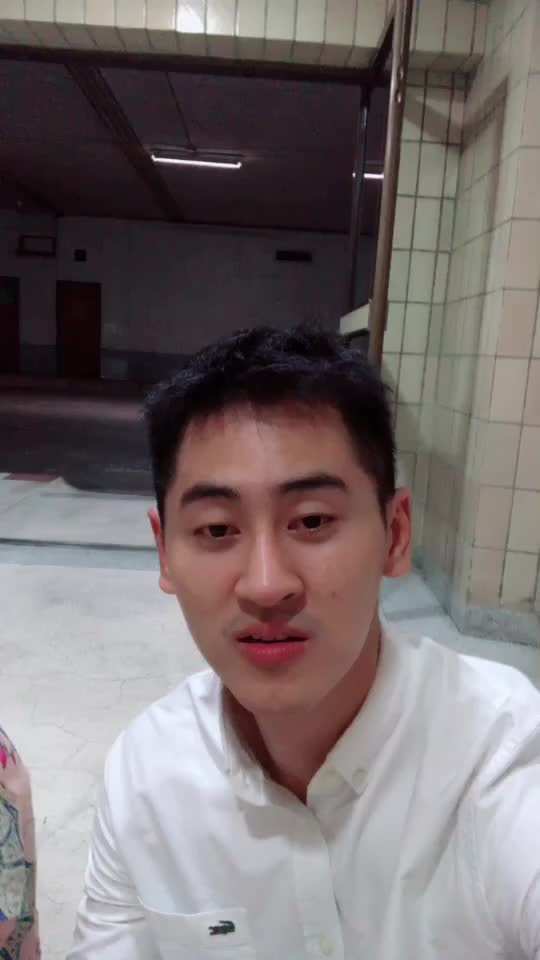 @ArLhong