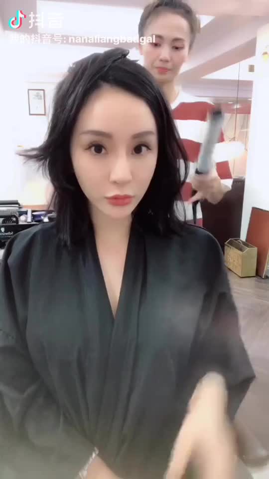 @娜娜-梁云菲