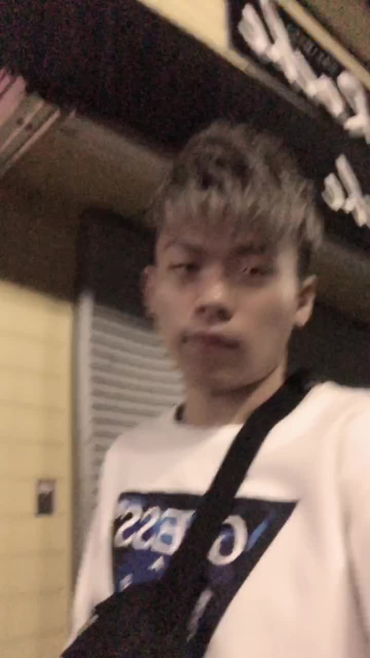 @るい