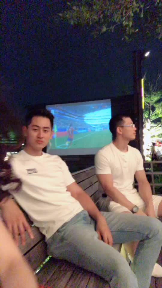 @ArLhong